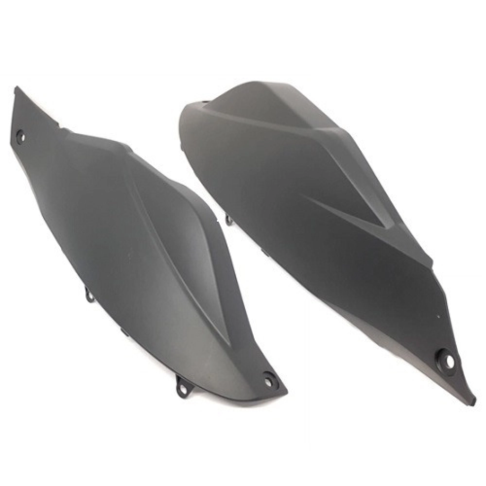 COMPLEMENTO TAMPA LATERAL BIZ 125 -10 CINZA