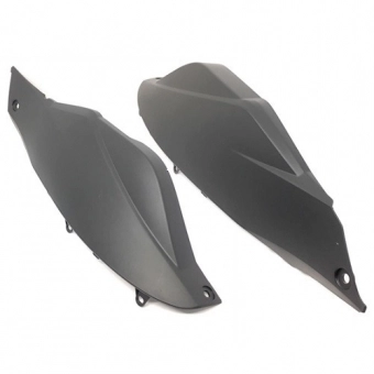 COMPLEMENTO TAMPA LATERAL BIZ 125 -10 CINZA
